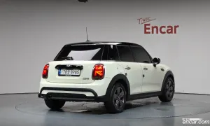 Mini Cooper Third Generation 5Door Classic 2022