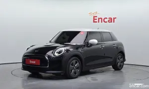 Mini Cooper Third Generation 5Door Classic 2023