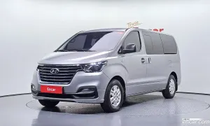 Hyundai Starex Modern Van 5-Seater 2018