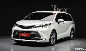 Toyota Sienna 2.5 Hybrid 2WD 2023