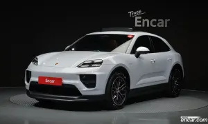 Porsche Macan Base 4 2025