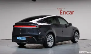 Tesla Model y Long Range AWD 2025