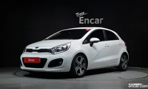 Kia Pride Prestige 1.6 GDI Hatchback 2012