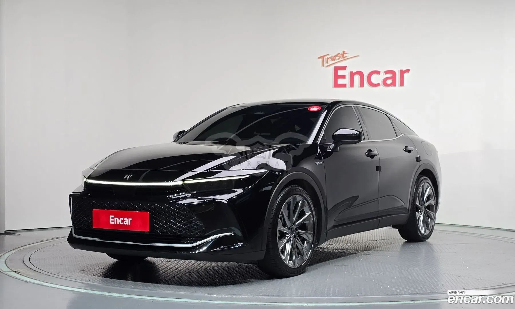 Toyota Crown 2.5 4WD Hybrid 2025