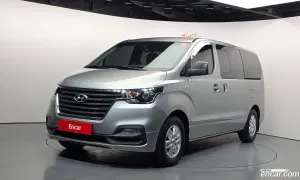 Hyundai Starex Modern Van 5-Seater 2018