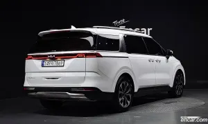 Kia Canival 9-Seater Signature 2023