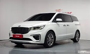 Kia Canival VIP 7-Seater Limousine 2018