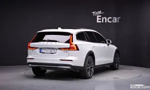 Volvo V60 B5 Ultra AWD 2025