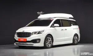 Kia Canival Noblesse 9-seater Hi-Limousine 2016