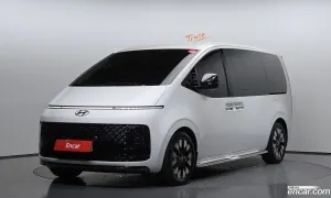 Hyundai Staria Inspiration 4WD Lounge 9-Seater 2025