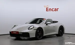 Porsche 911 Carrera 4 GTS Cabriolet 2025