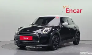 Mini Cooper Third Generation 5Door Classic 2023