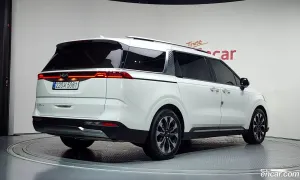 Kia Canival 9-Seater Signature 2023