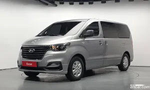 Hyundai Starex Modern Van 5-Seater 2018