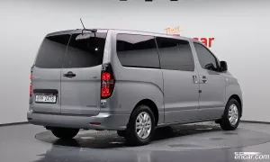 Hyundai Starex Modern Van 5-Seater 2018