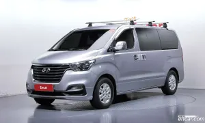 Hyundai Starex Modern Van 5-Seater 2018