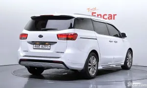 Kia Canival 9-seater Prestige 2015
