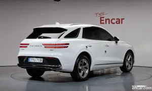 Genesis Gv70 2.5T Gasoline AWD 2025