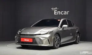 Toyota Camry 2.5 XLE Premium Hybrid 2025