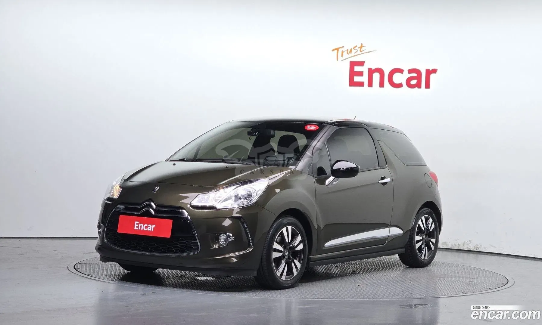 Citroen-ds Ds3 1.6 VTI SO CHIC 2012