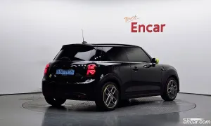 Mini Cooper 3rd SE Electric 2023