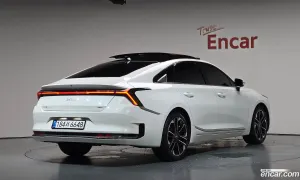 Kia K8 Signature 2025