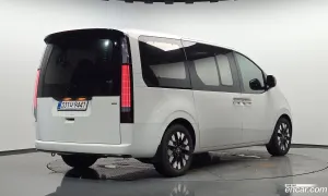 Hyundai Staria Inspiration 4WD Lounge 9-Seater 2025