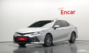 Toyota Camry 2.5 XLE Hybrid 2023