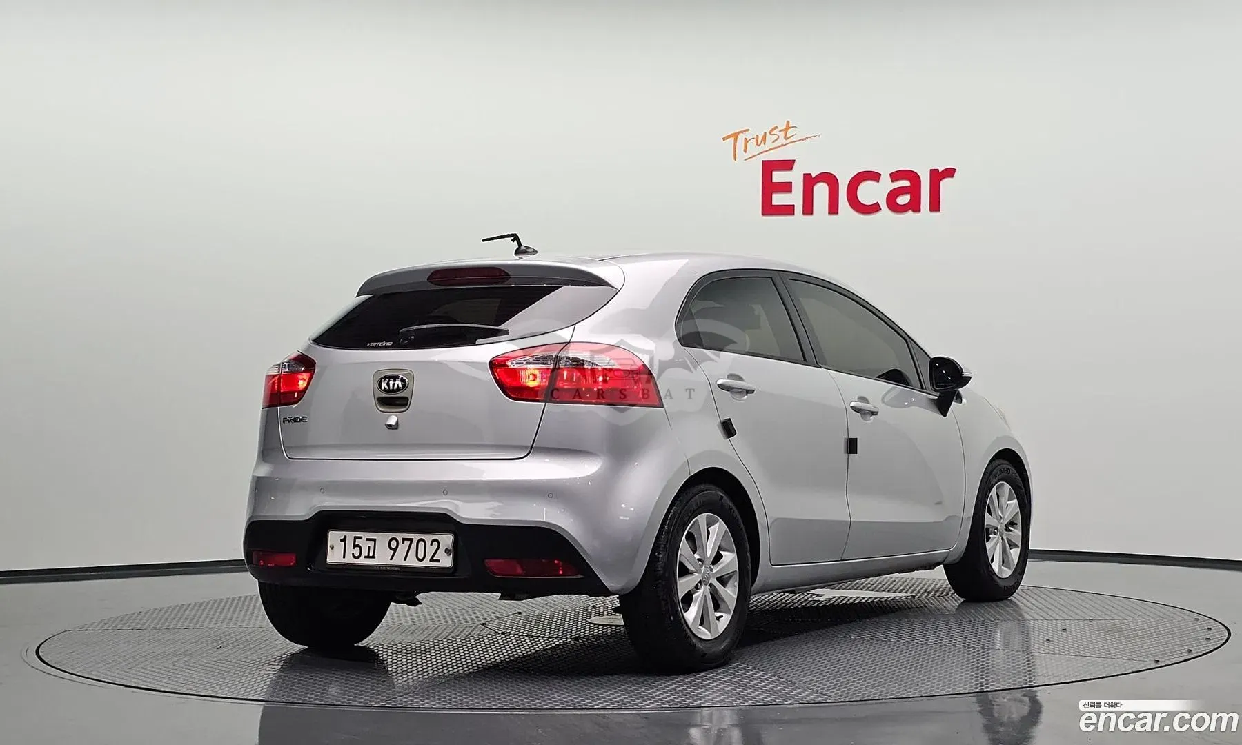 Kia Pride Deluxe 1.4 MPI Hatchback 2014