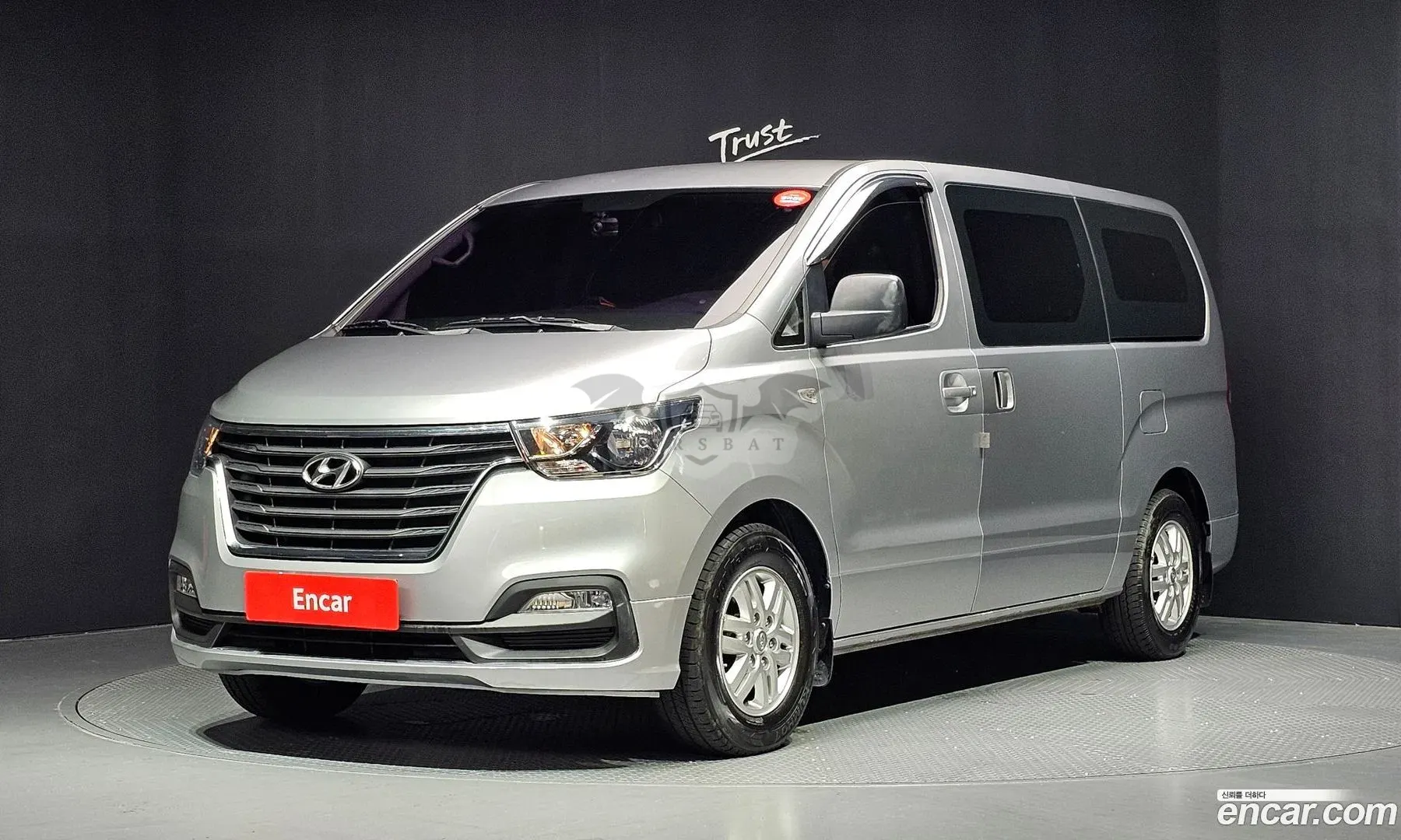Hyundai Starex Smart Van 3-Seater 2018