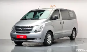 Hyundai Starex CVX Luxury 5-Seater VAN 2015