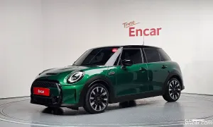 Mini Cooper Third Generation 5Door Classic Launch Pack 2021