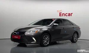 Toyota Camry Hybrid XLE 2017