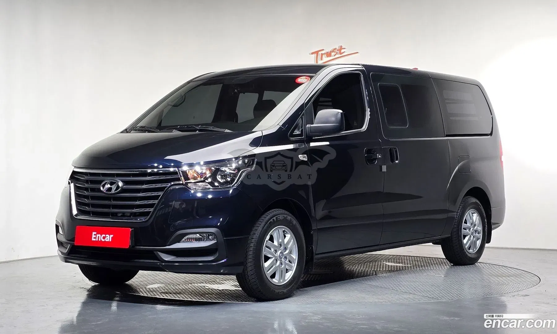 Hyundai Starex Modern Van 5-Seater 2020