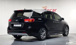 Kia Canival 9-seater Noblesse 2016