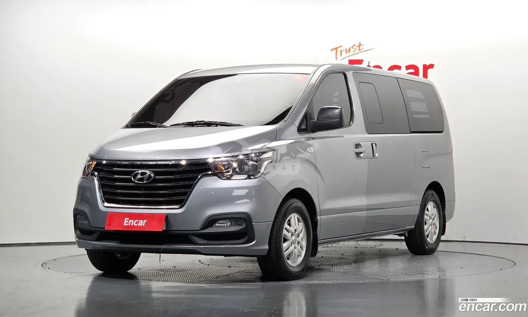 Hyundai Starex Smart Van 5-Seater 2018