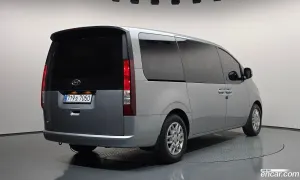 Hyundai Staria Modern Tourer 11-Seater 2023