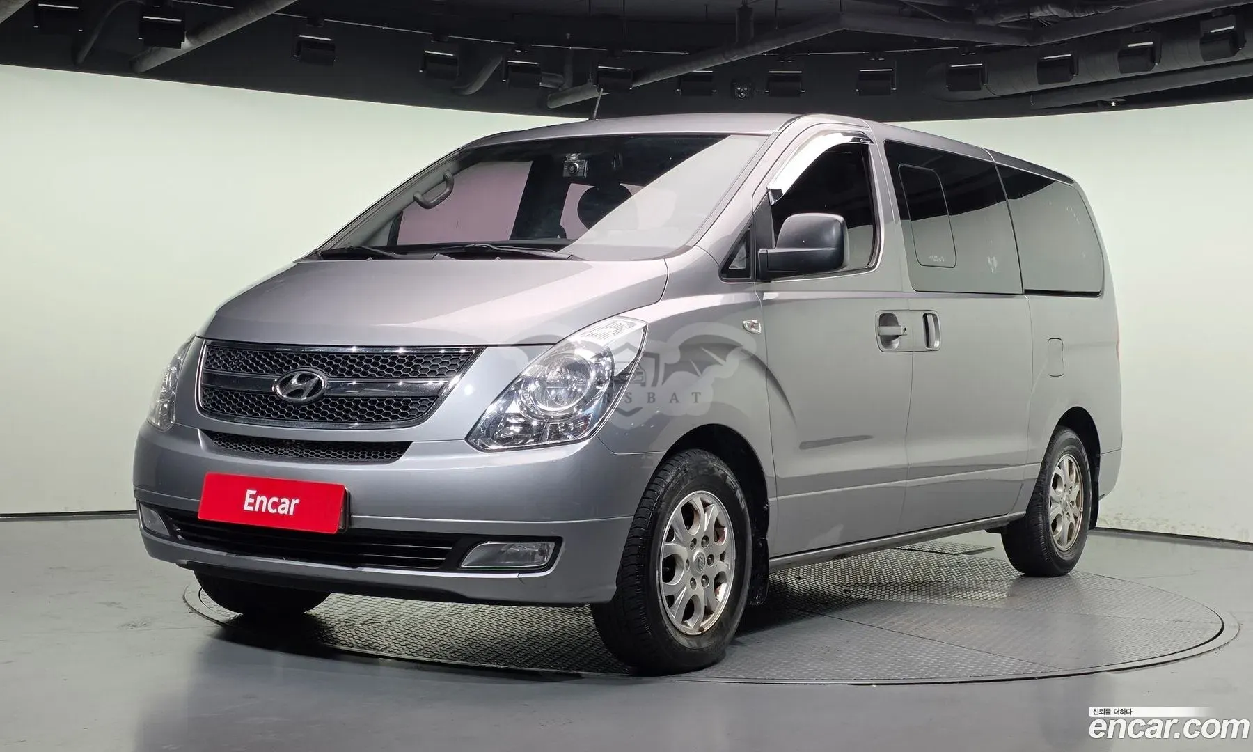 Hyundai Starex CVX Luxury 5-Seater VAN 2011