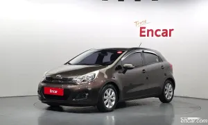 Kia Pride Deluxe 1.4 MPI Hatchback 2012