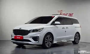 Kia Canival VIP 7-Seater Limousine 2018