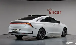 Kia K8 Signature 2025