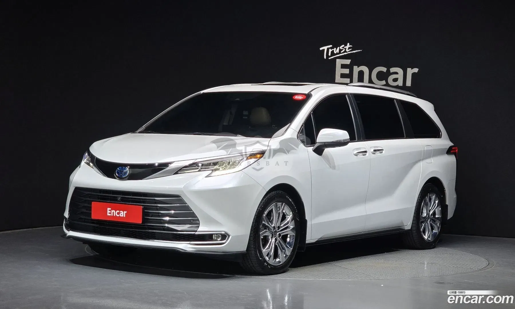 Toyota Sienna 2.5 Hybrid 2WD 2023