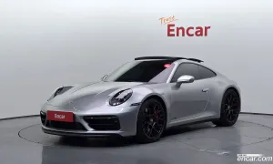 Porsche 911 Carrera 4 GTS 2024