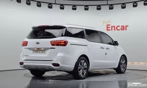 Kia Canival 9-Seater Luxury 2019