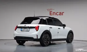Mini Cooper 5 Door Favoured 2025