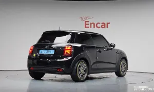 Mini Cooper 3rd SE Electric 2023