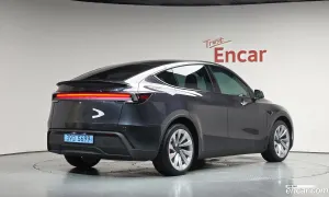 Tesla Model y Long Range AWD 2025