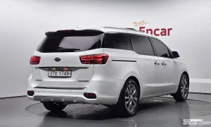 Kia Canival President 7-Seater Limousine 2019