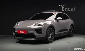 Porsche Macan Base 4 2025
