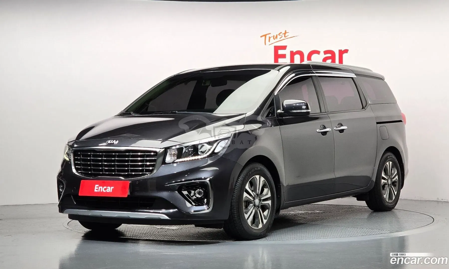 Kia Canival 9-Seater Luxury 2018